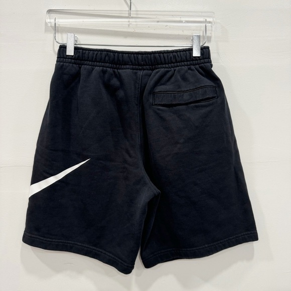 Nike Club Men’s Graphic Shorts Black Small Large Swoosh - Picture 2 of 7